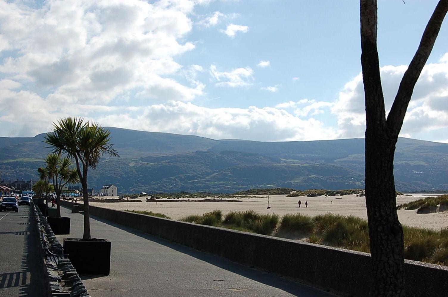 Beach Vista Apartment One In Barmouth Buitenkant foto